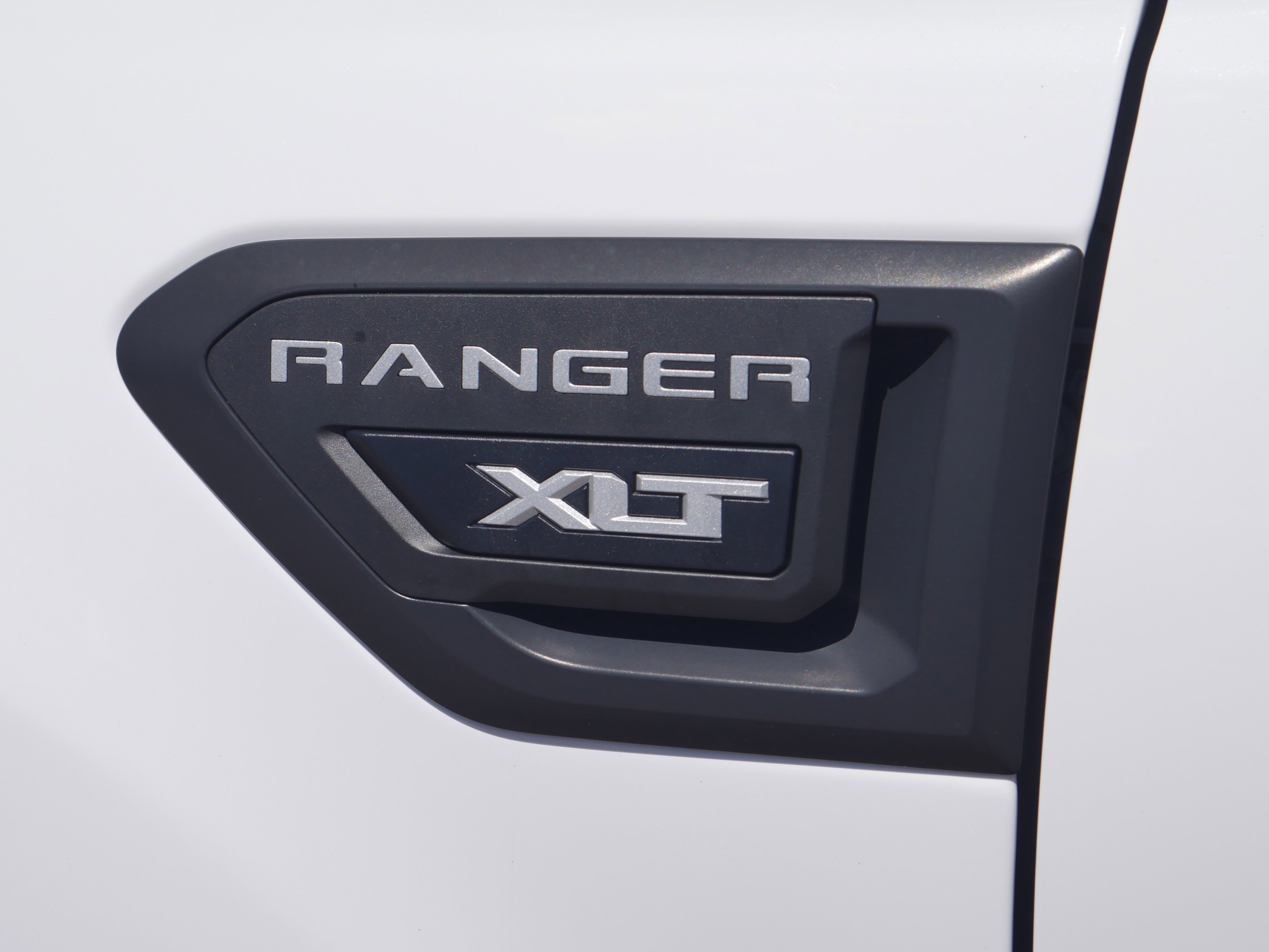 Used 2019 Oxford White Ford XLT image 16