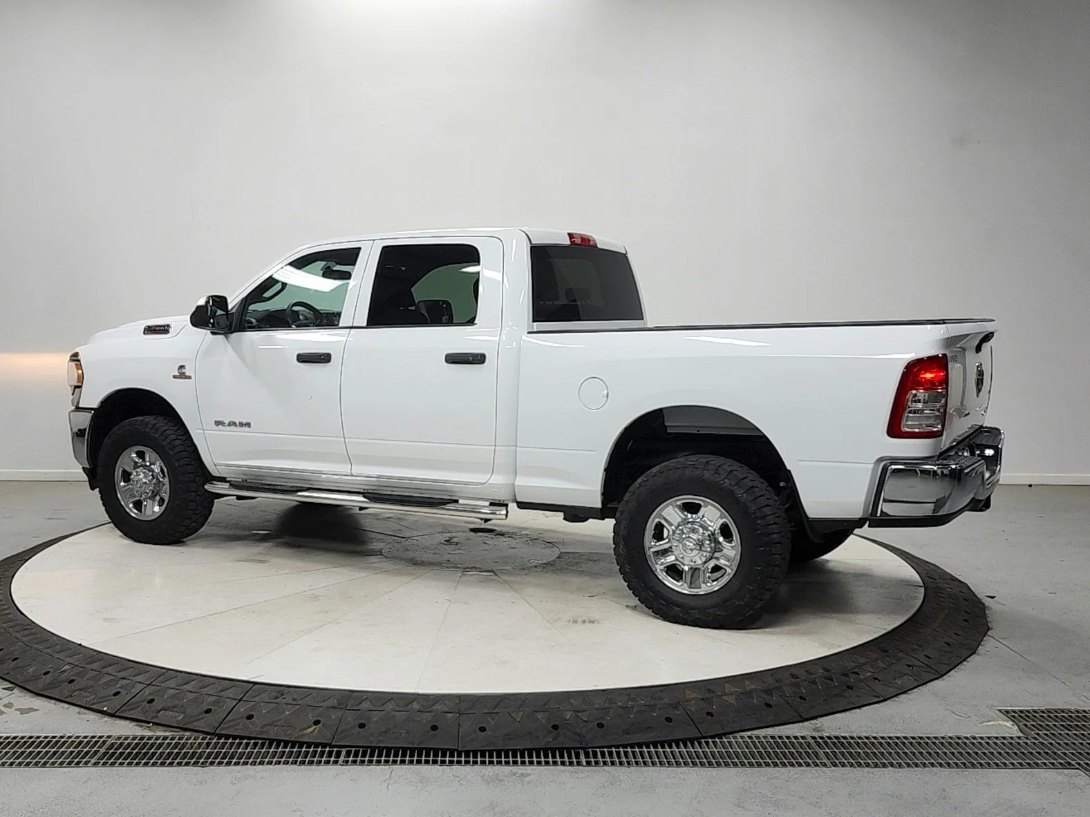 Used 2022 White Ram Tradesman image 5