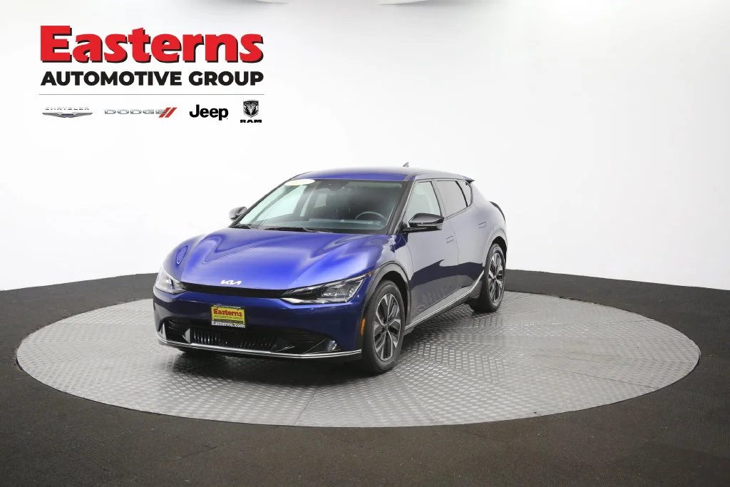Used 2023 Blue Kia Wind image 56