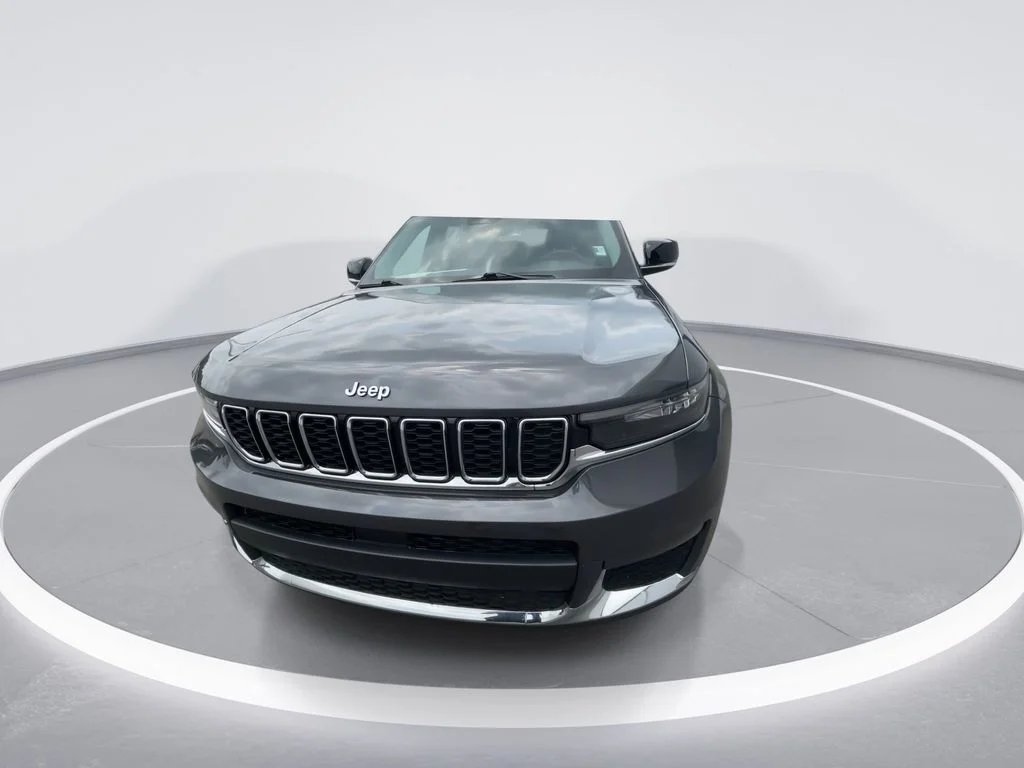 Used 2021 Gray Jeep Limited image 3