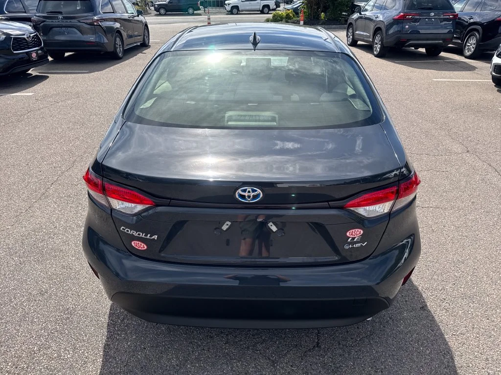 Used 2025  Toyota LE image 6