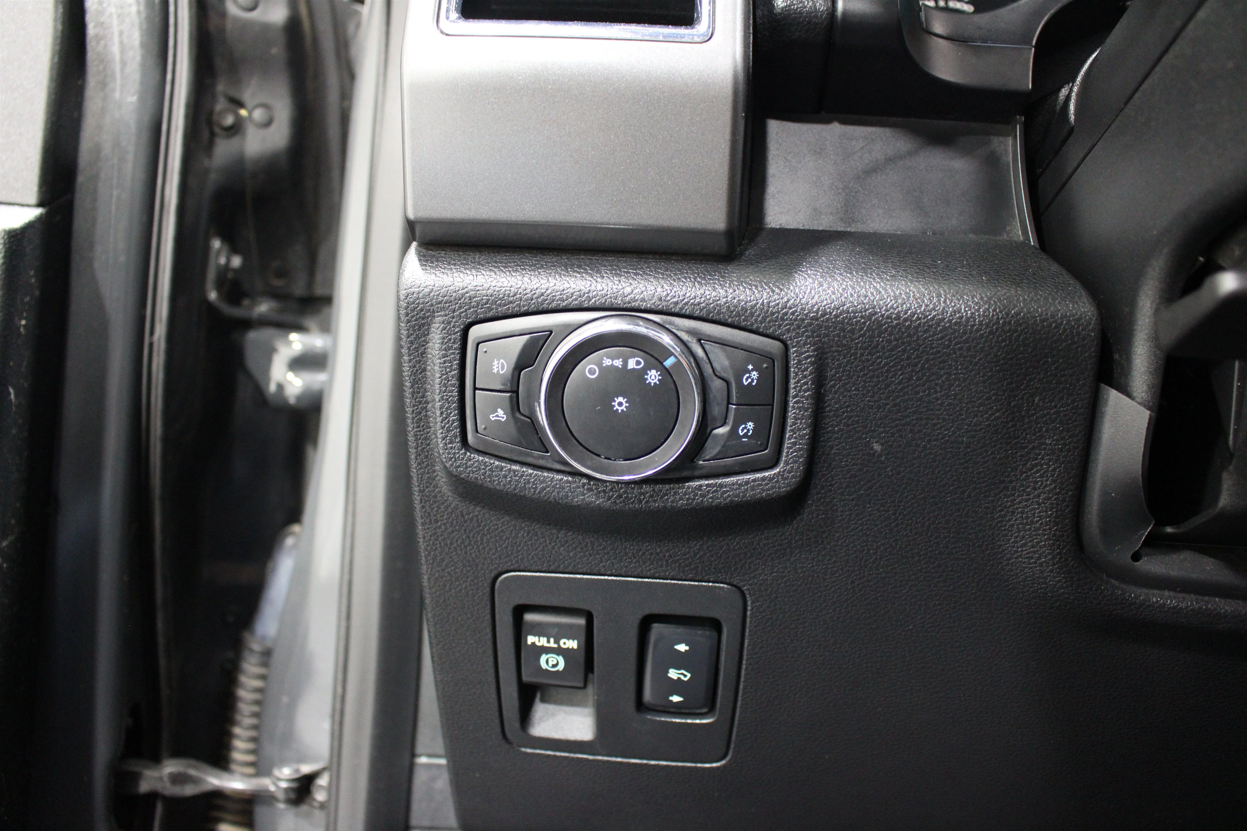 2016 Ford F-150 XLT - Photo 9