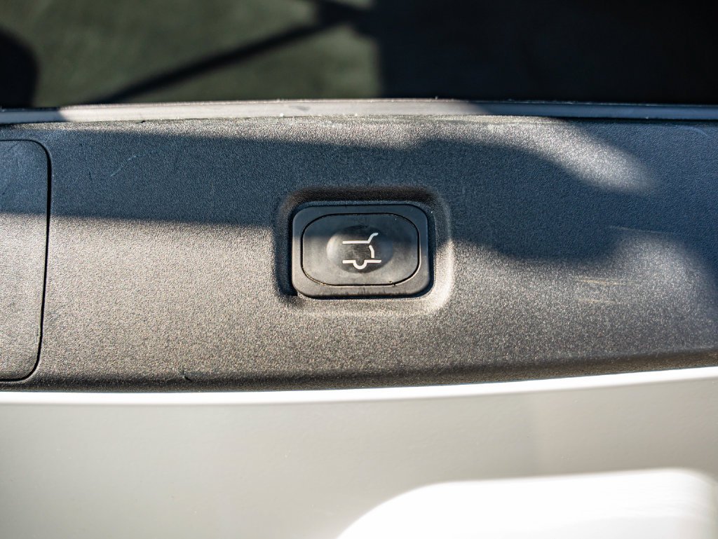 Used 2025 White Ford Platinum image 54