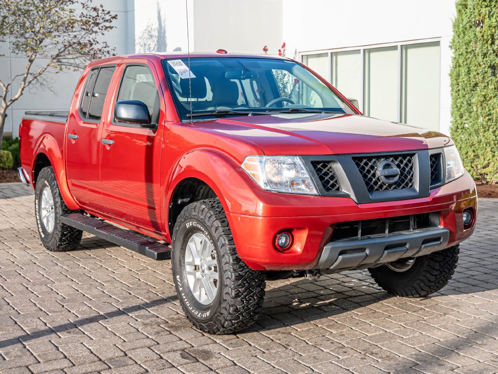 Used 2018 Lava Red Nissan SV image 12