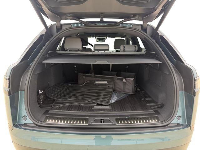 New 2026 Giola Green Land Rover Dynamic SE image 18