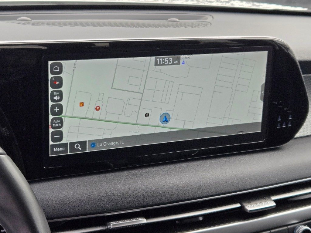 Used 2025 White Hyundai SEL image 27
