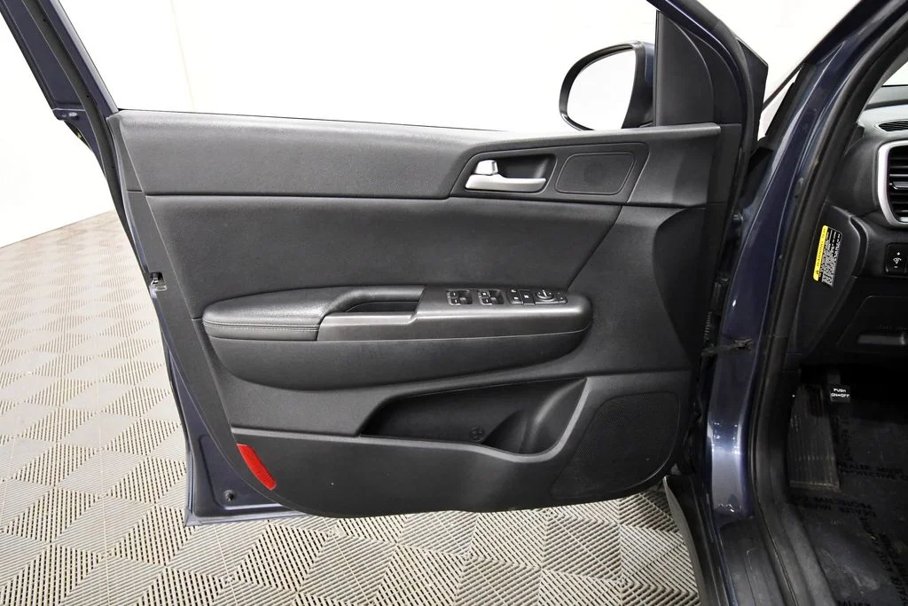 Used 2017 Blue Kia EX image 13