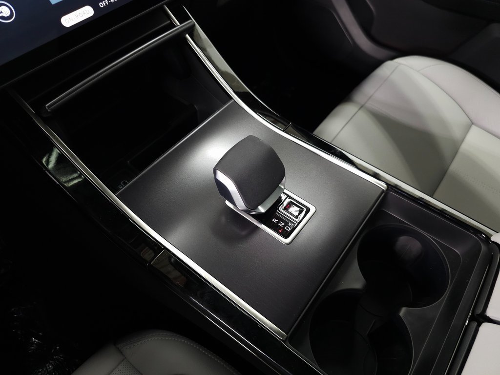 2026 LAND ROVER RANGE ROVER VELAR - Image 29