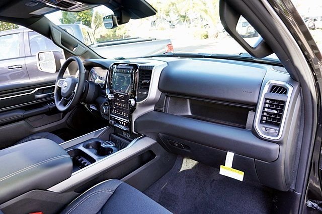 New 2026 Diamond Black Crystal Pearl-Coat Exterior Paint RAM Big Horn Sport Appearance Edition image 12