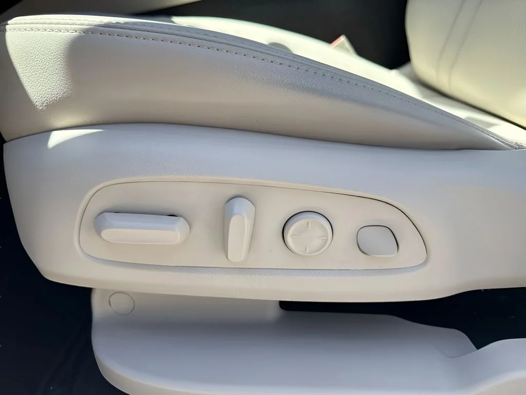 Used 2023 White Buick Premium Group image 11
