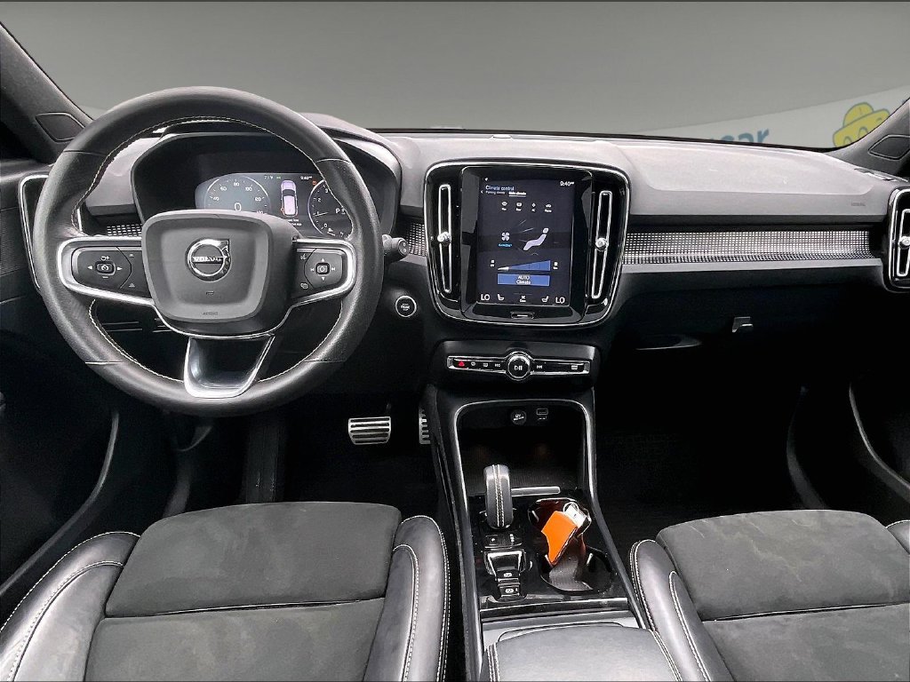 Used 2021 Black Volvo R-Design image 21