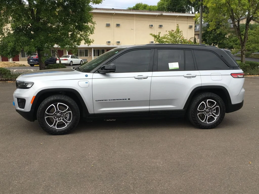2024 Jeep Grand Cherokee Trailhawk 4xe - Photo 3