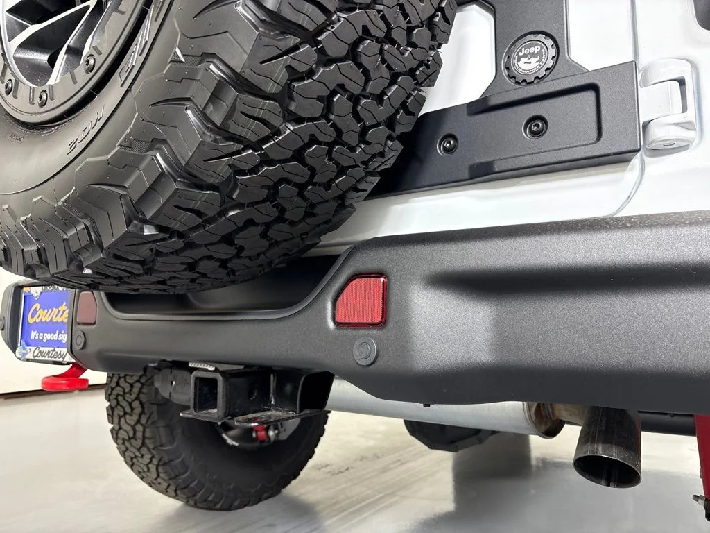New 2027 White Jeep Rubicon X image 14