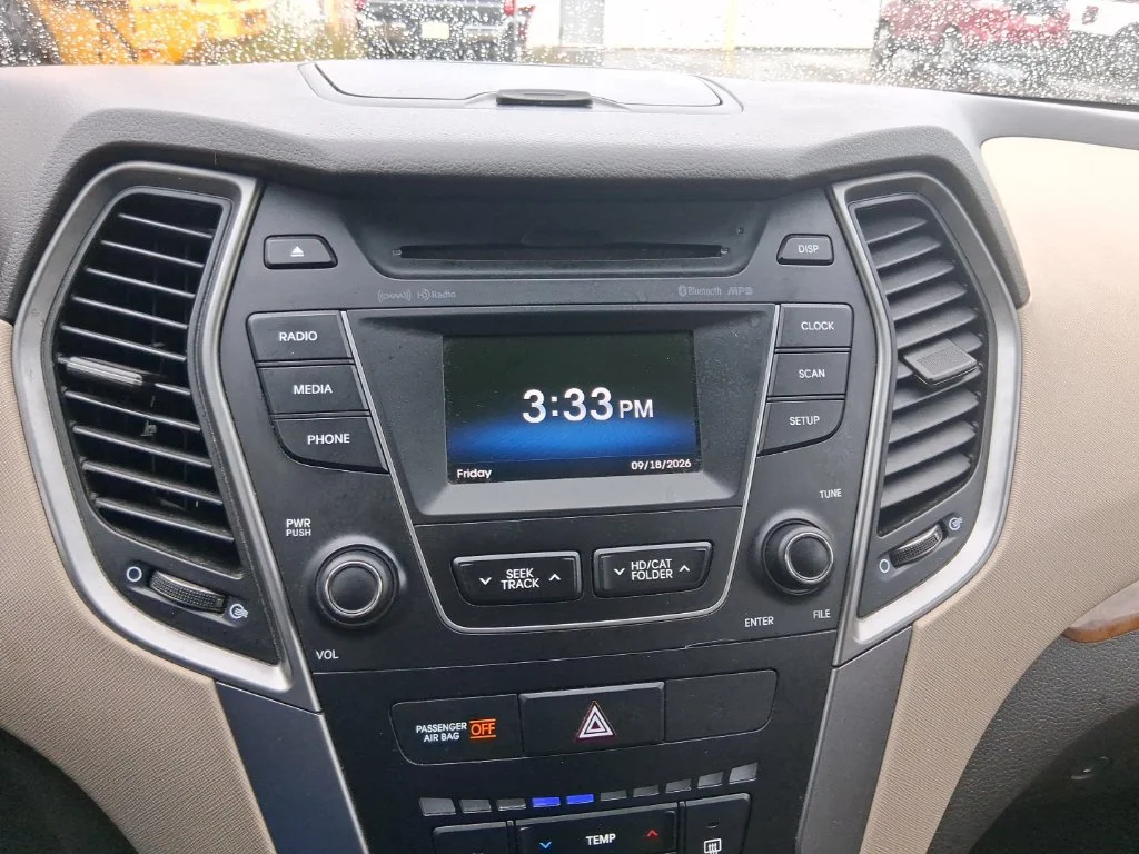 Used 2014 Serrano Red Hyundai Base image 20