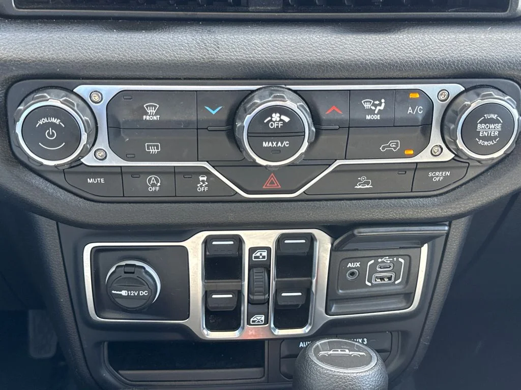 Used 2025 Black Clearcoat Jeep Nighthawk image 24