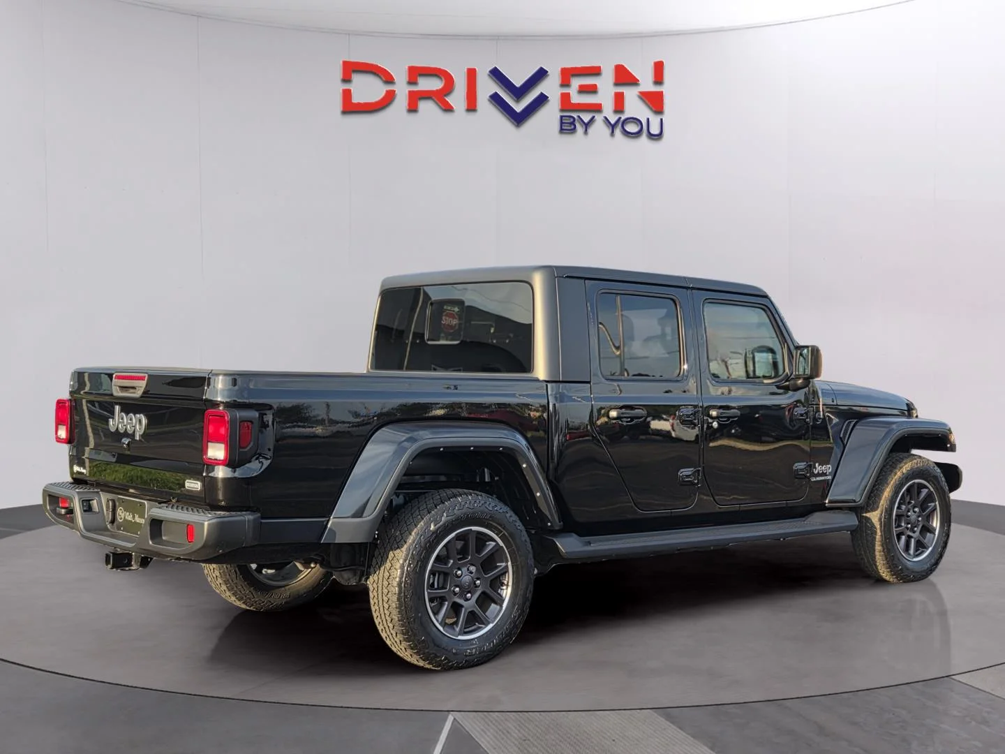 Used 2022 Black Clearcoat Jeep Overland image 5