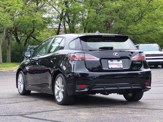 Used 2016 Black Lexus 200h image 5