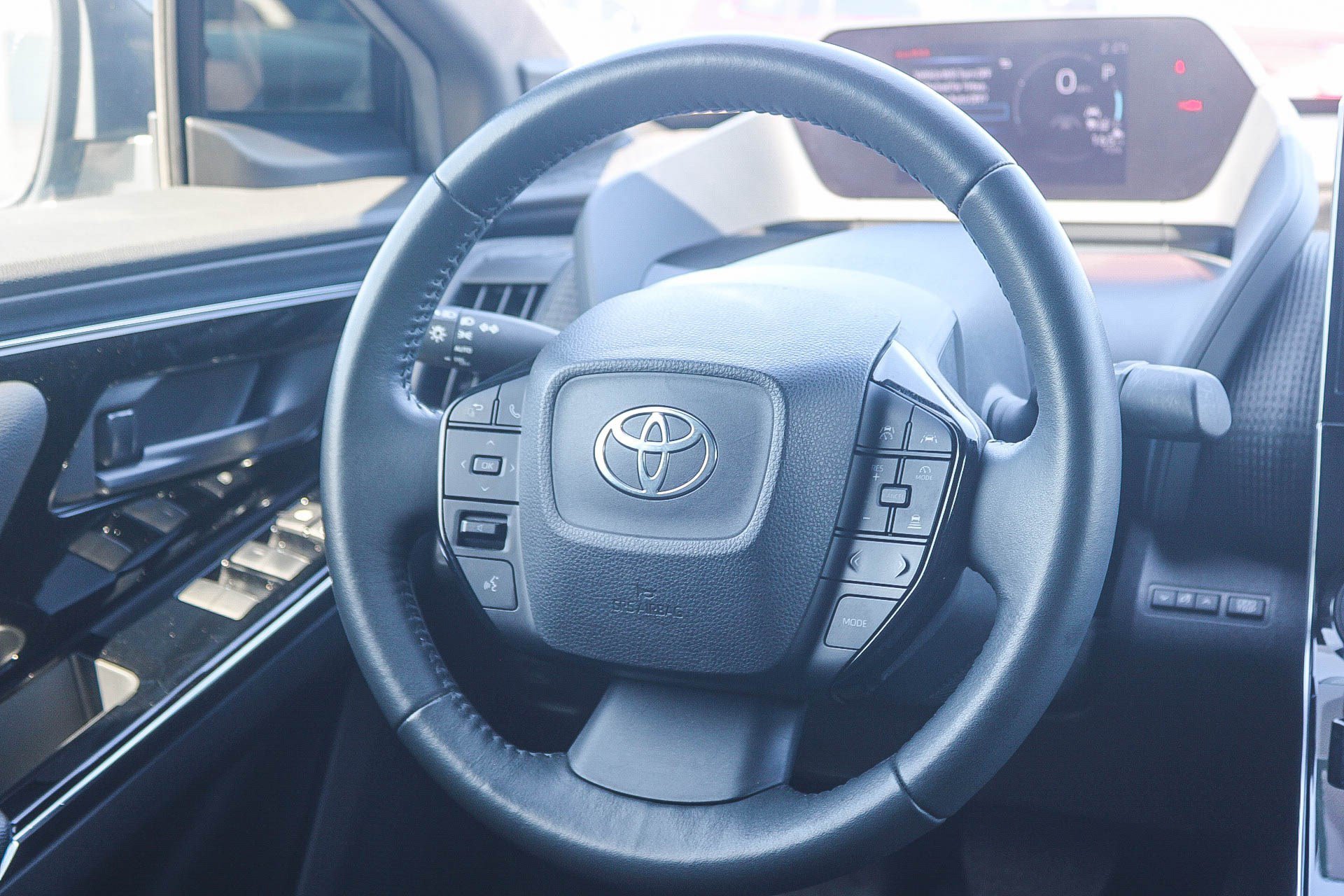 Used 2023 Heavy Metal w/Black Roof Toyota XLE image 15