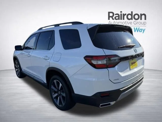 Used 2024 Platinum White Pearl Honda Touring image 5