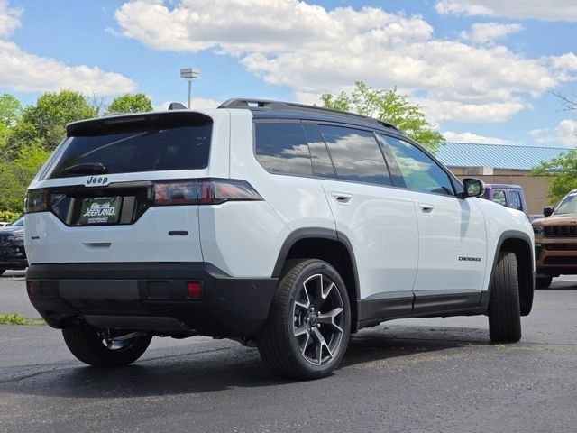 New 2026 Bright White Clear-Coat Exterior Paint Jeep Overland image 31