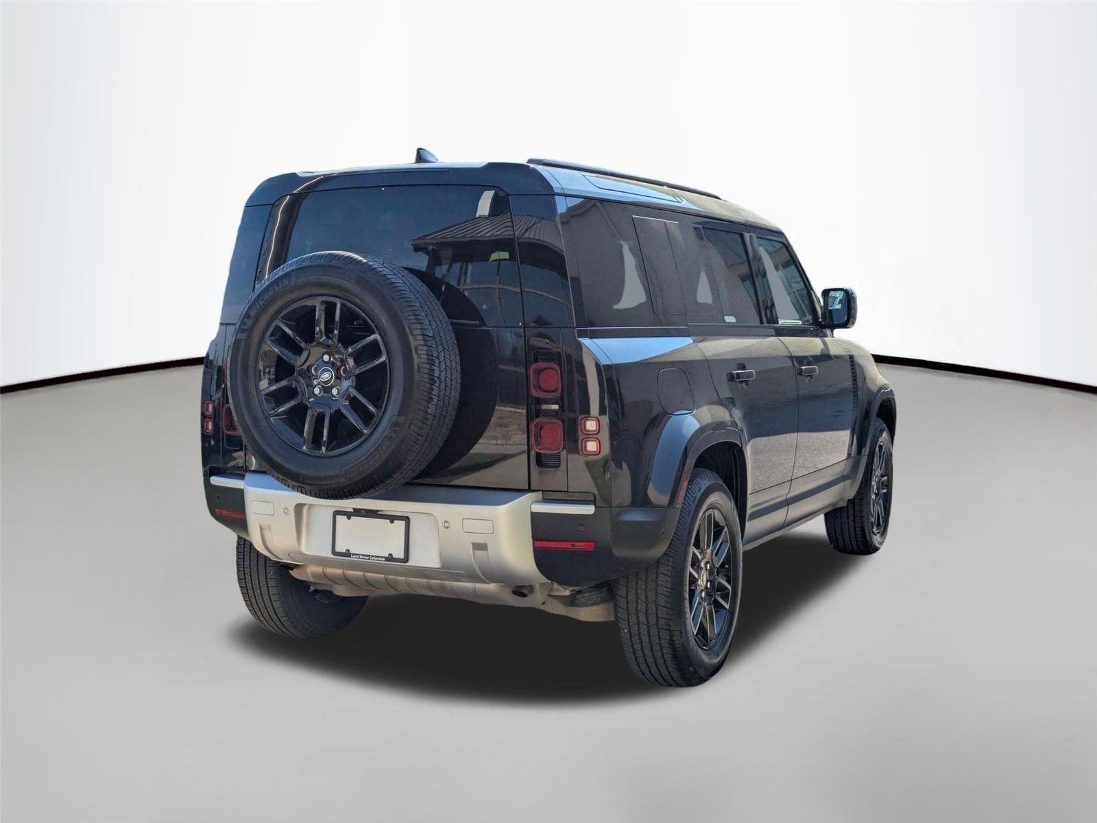 Used 2025  Land Rover S image 5