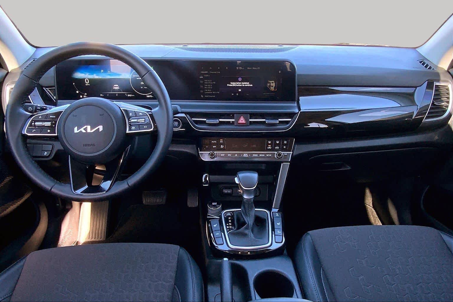 Used 2024 Snow White Pearl Kia X-Line image 16