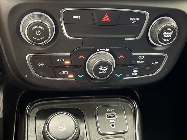 Used 2019 Laser Blue Pearlcoat Jeep Limited image 20