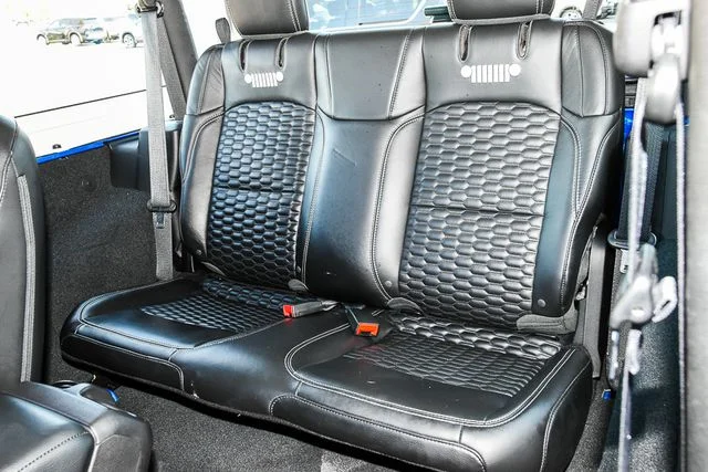 Used 2022 Blue Jeep Sport image 16
