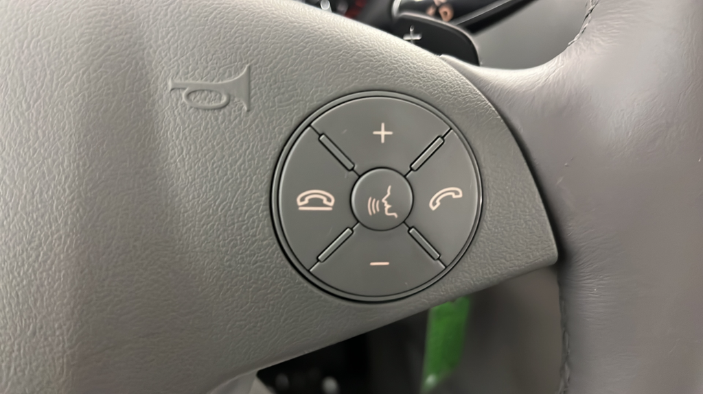 Used 2011  Mercedes-Benz ML 350 image 27