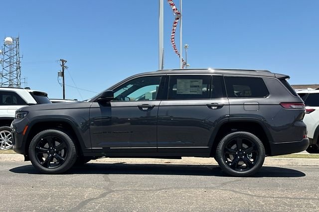 New 2026 Baltic Gray Metallic Clear-Coat Exterior Paint Jeep Limited image 6