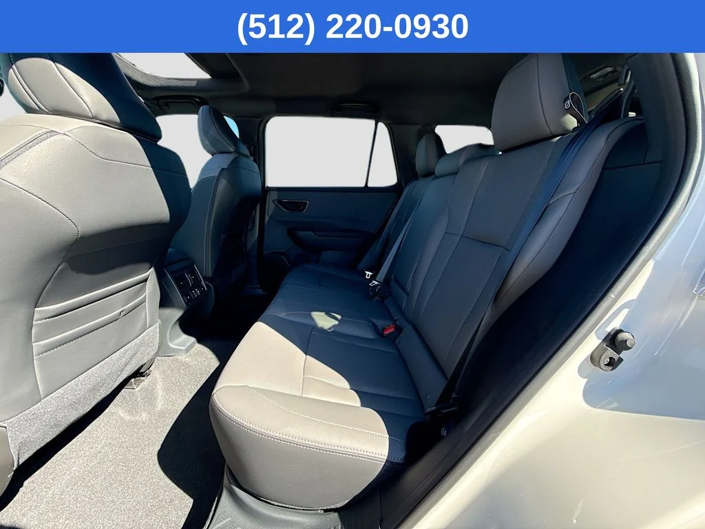 New 2026 CRYSTAL WHITE PEARL Subaru Limited image 31