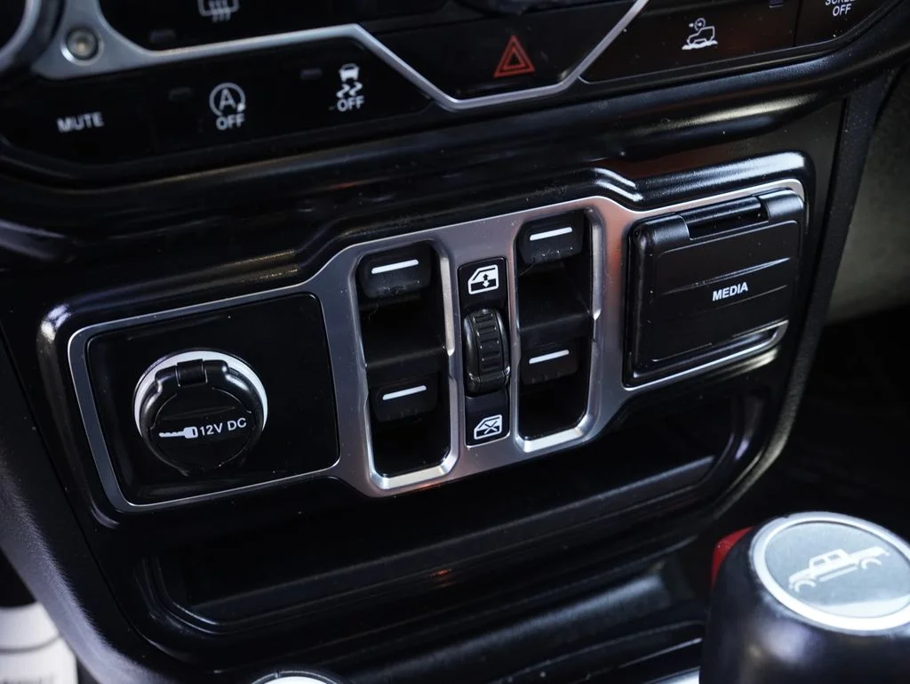 Certified Used 2021 Black Jeep Overland image 19