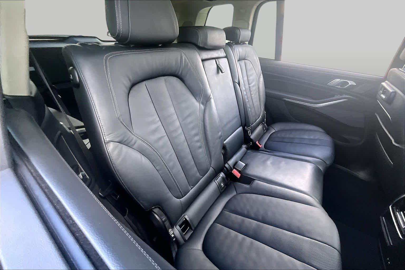 Used 2020 Arctic Gray Metallic BMW xDrive40i image 18