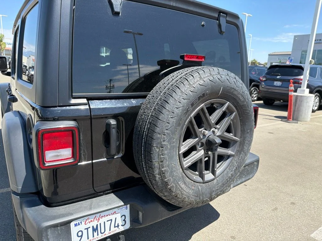 Used 2025 Black Jeep Sport S image 14