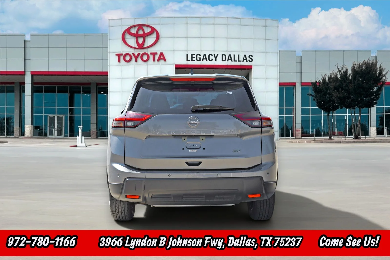 Used 2024 Gray Nissan SV image 7