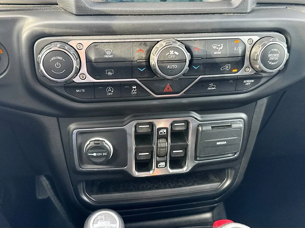 Used 2023 Black Jeep Overland image 17