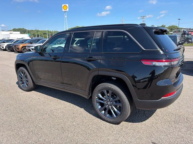 New 2026 Black Jeep  image 5