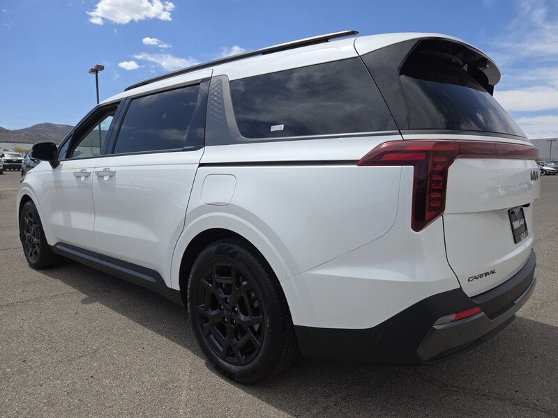 2025 Kia Carnival SX Prestige - Photo 4