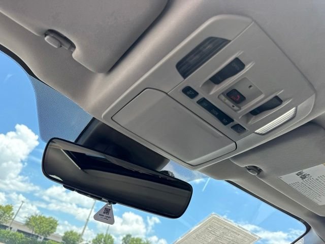 2025 Toyota Highlander XLE - Photo 31
