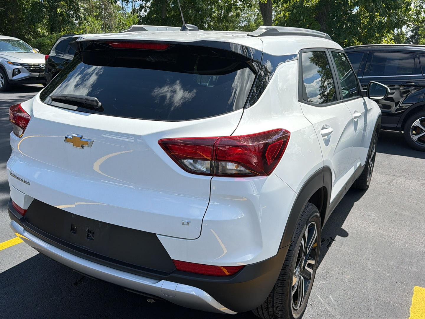 Used 2023 Summit White Chevrolet LT image 6