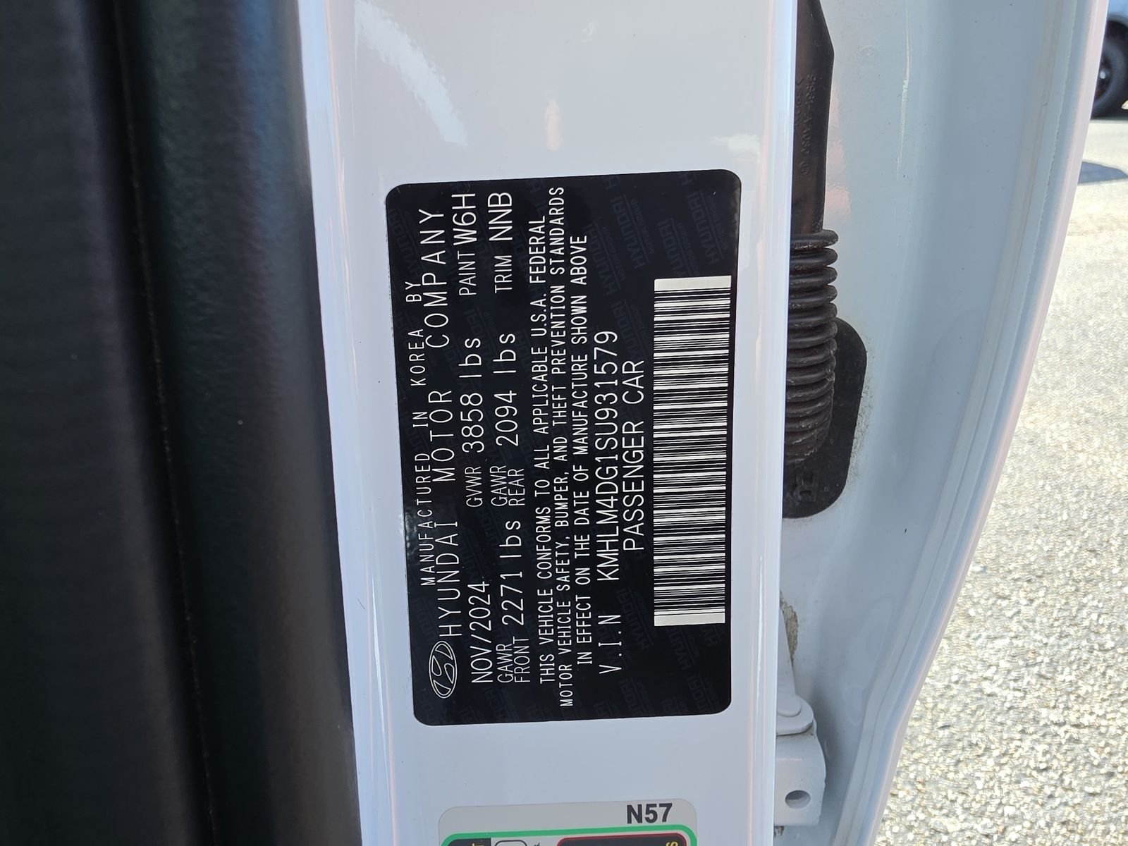 Used 2025 White Hyundai SEL Sport image 30