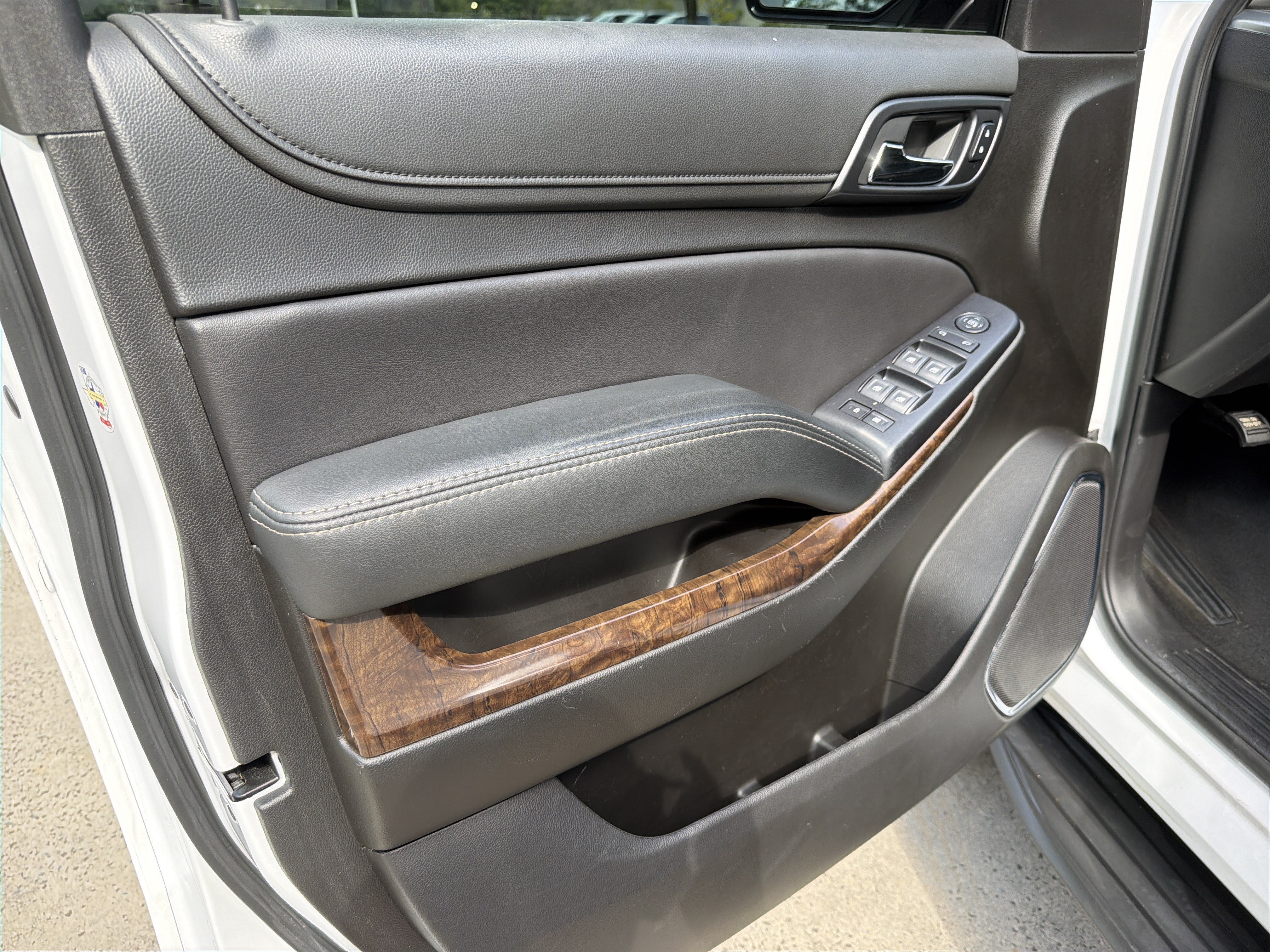 Used 2019 Summit White Chevrolet LS image 13