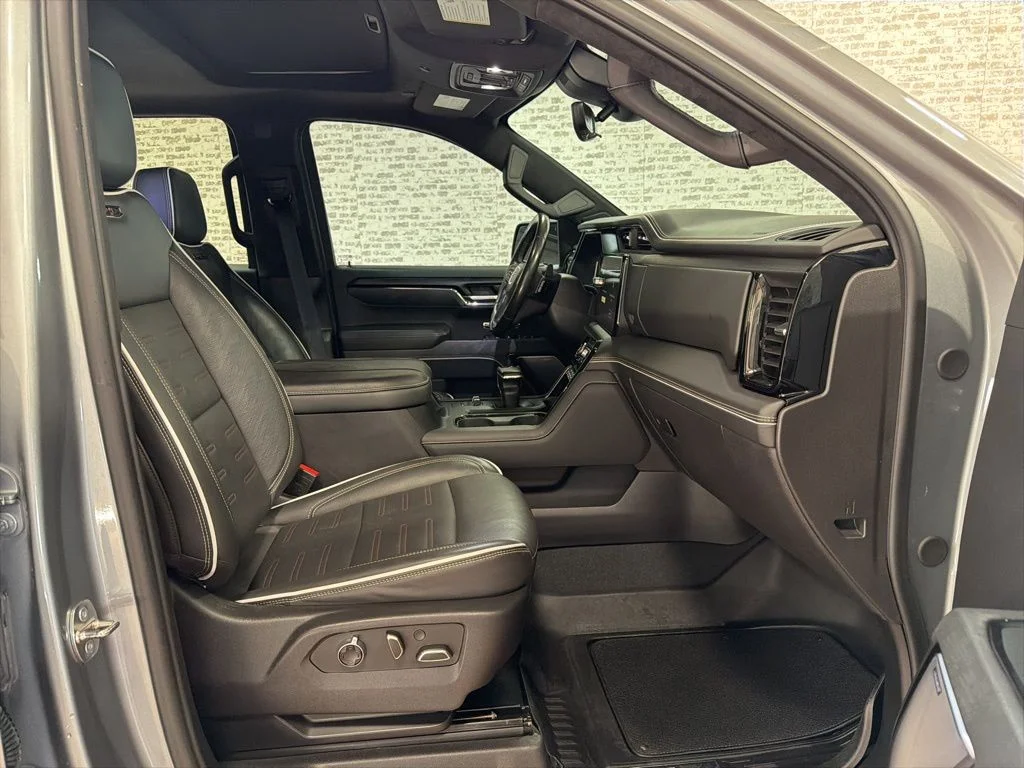 Used 2024 Sterling Metallic GMC AT4X image 11