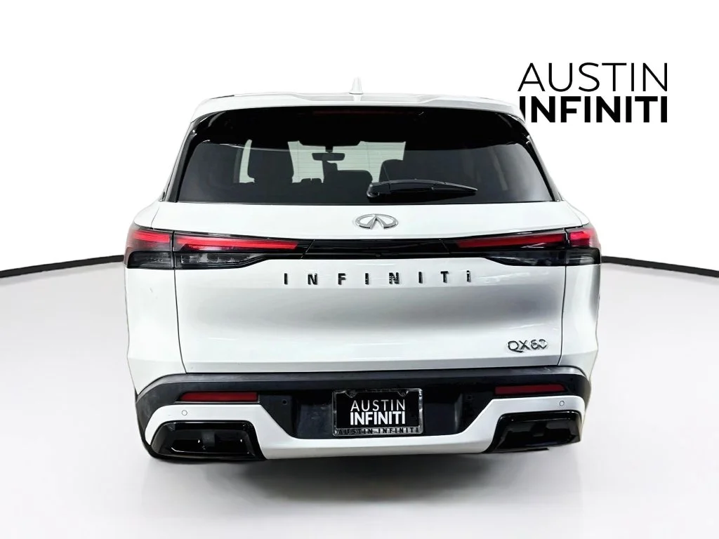 Certified Used 2024 White INFINITI PURE image 9