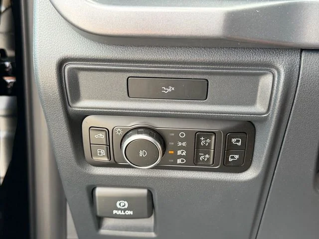 New 2026 Agate Black Metallic Ford XLT image 16