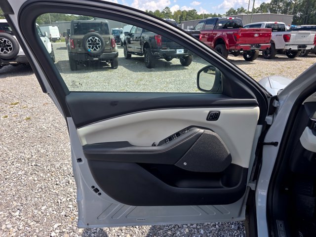 Used 2023 Space White Metallic Ford Premium image 8
