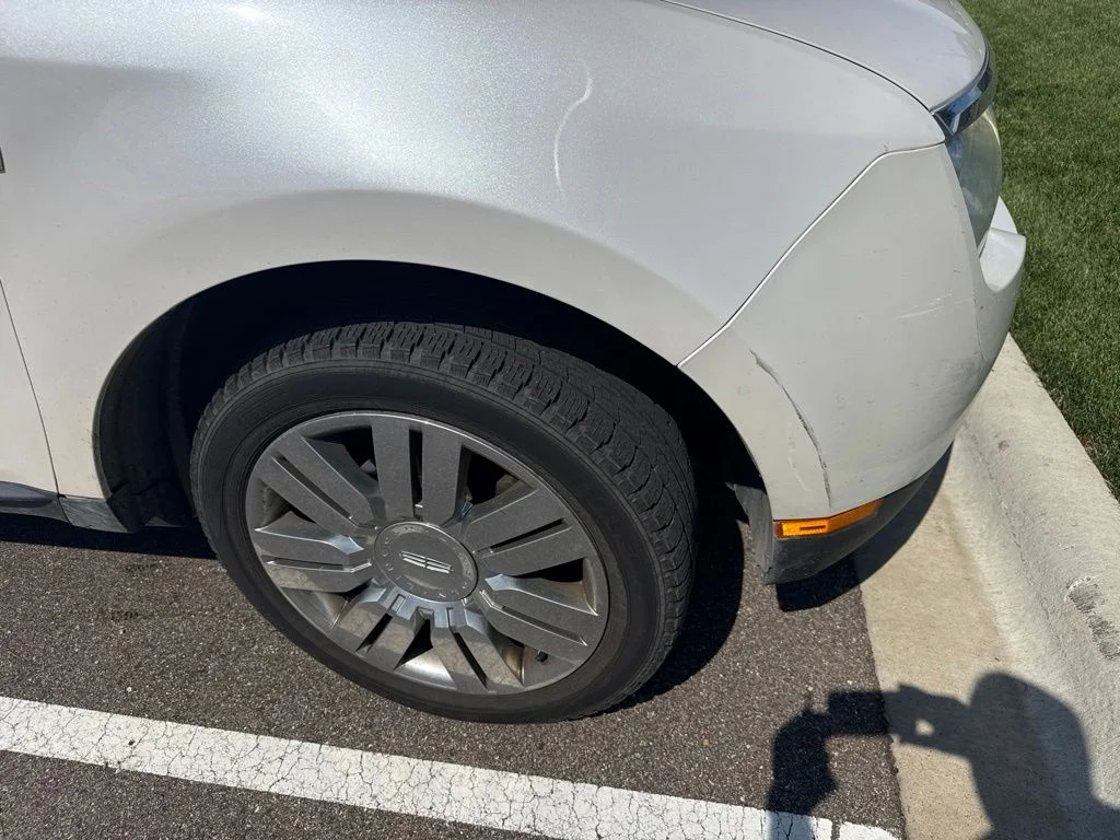 Used 2009  Lincoln Base image 4