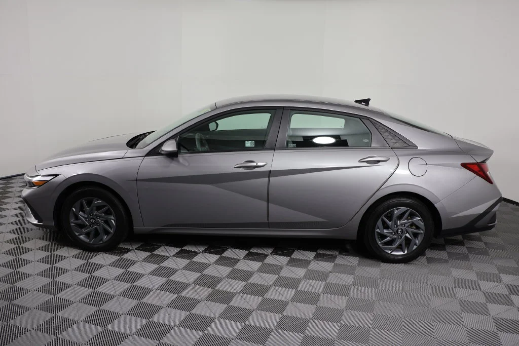 Certified Used 2024 Silver Hyundai SEL image 5
