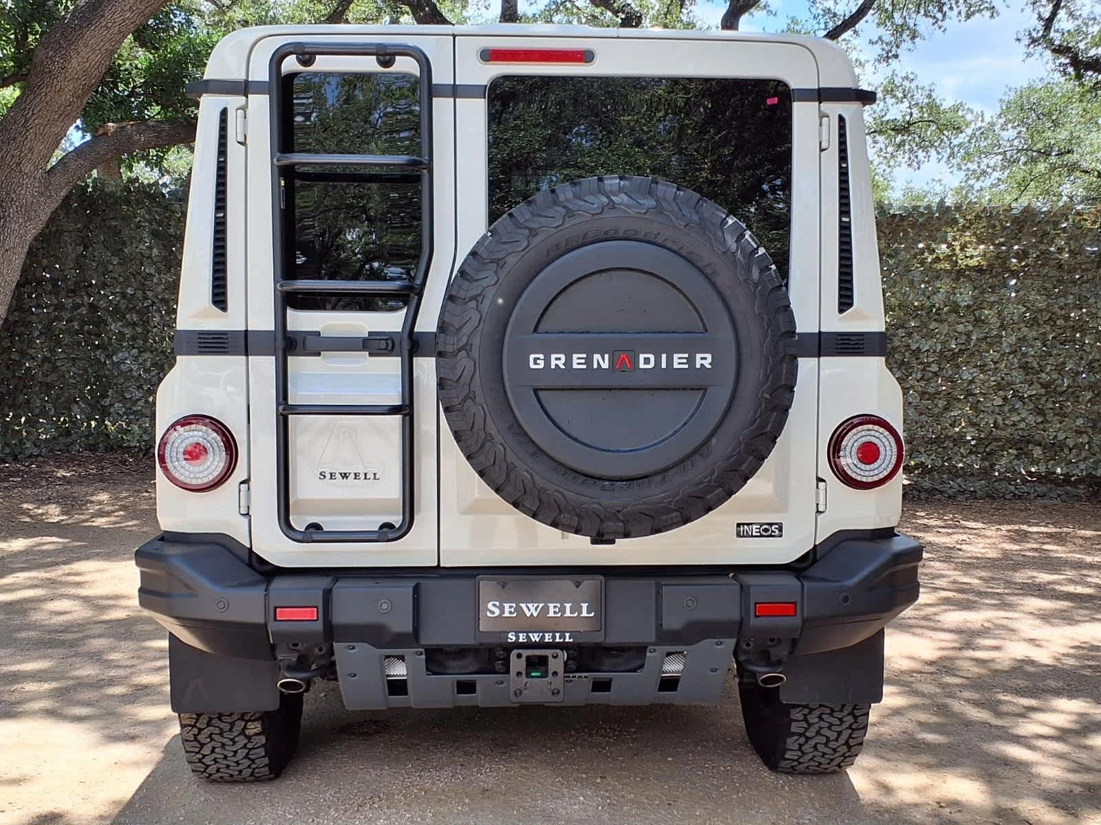 New 2026 SCOTTISH WHITE INEOS Fieldmaster Edition image 5