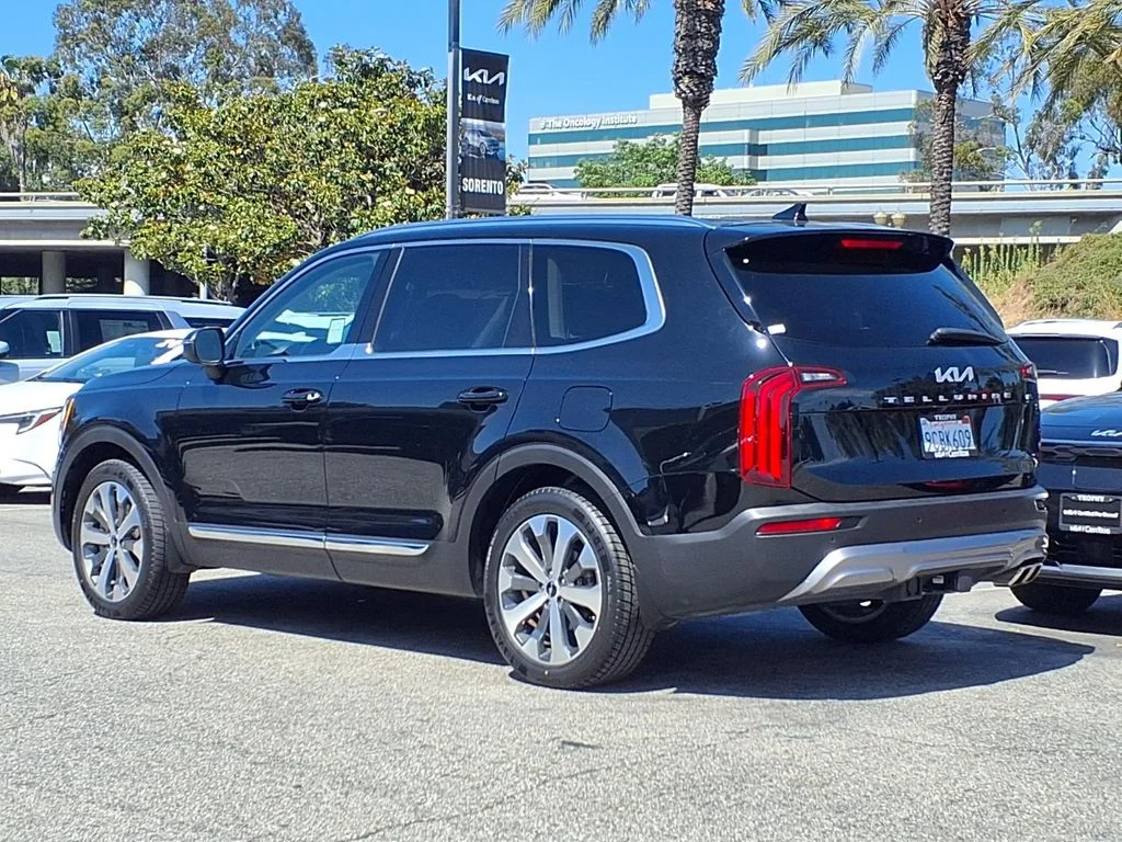 Certified Used 2022 Black Kia EX image 3